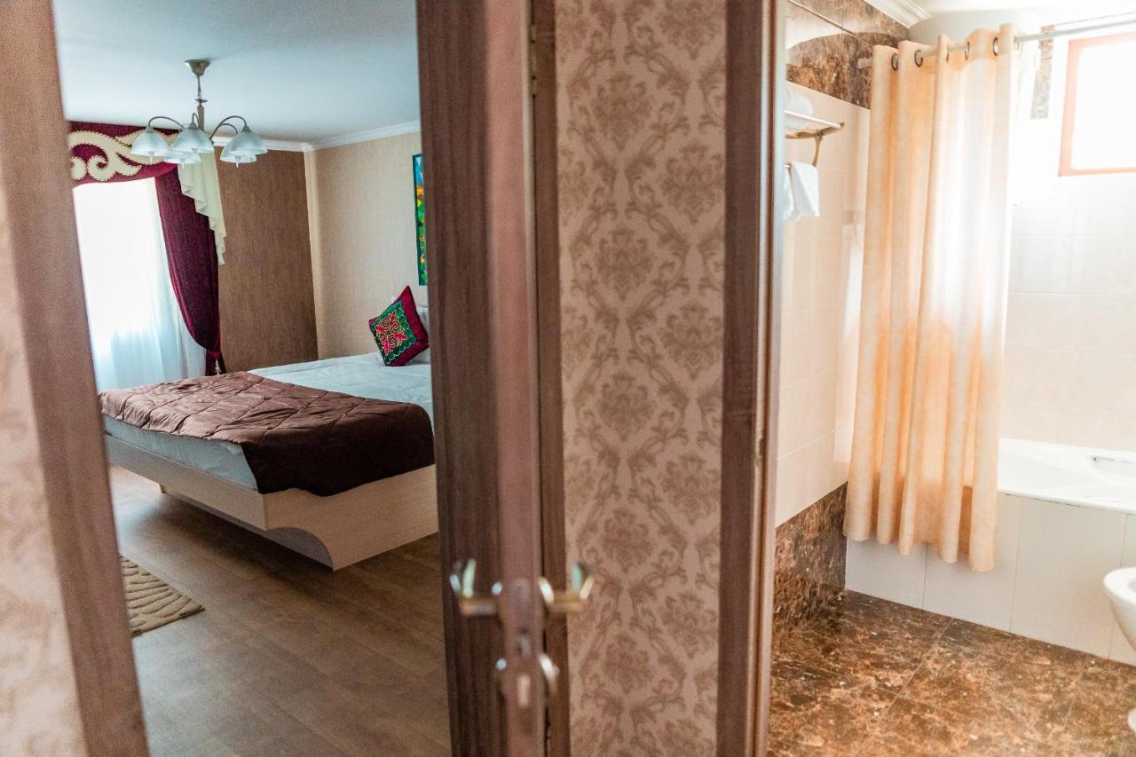 Gоlden Dragon Villa Hotel Bișkek Exterior foto