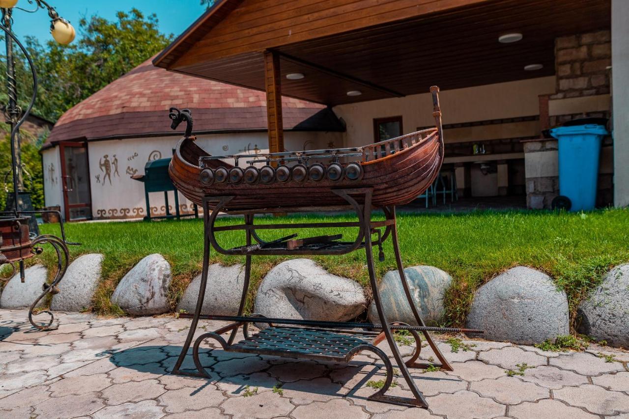 Gоlden Dragon Villa Hotel Bișkek Exterior foto